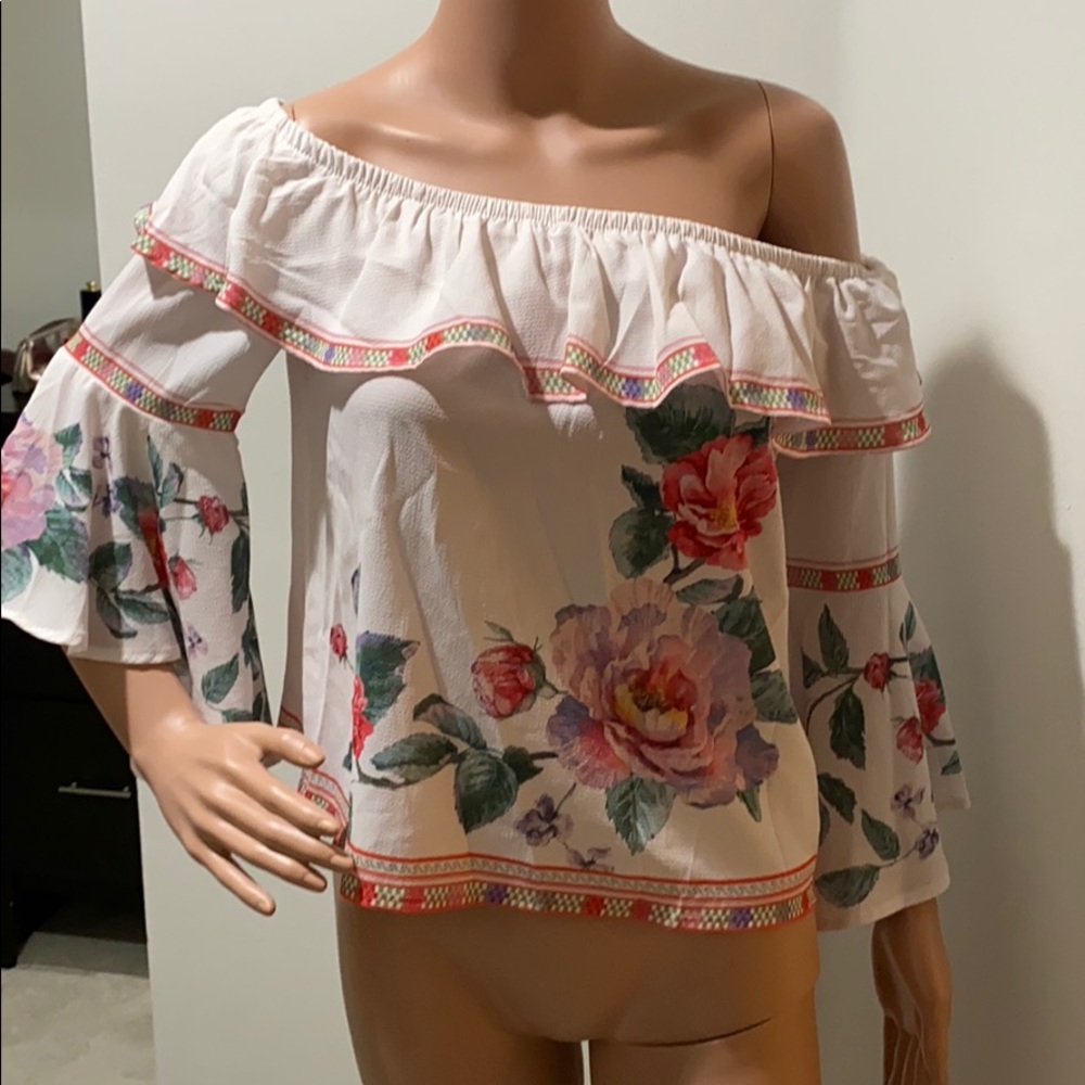 Jealous tomato Off the shoulder top